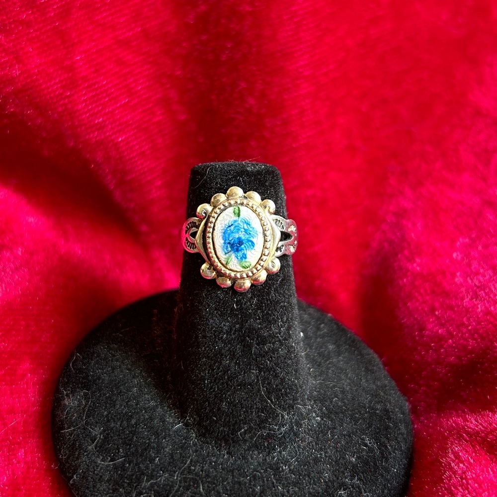VINTAGE FLORAL CAMEO RING STERLING SILVER RING